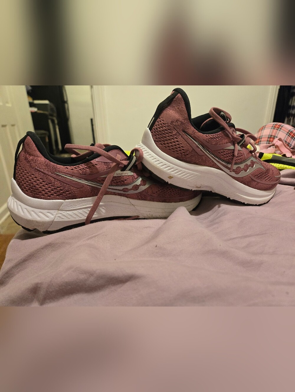 Saucony Women's Mauve Running Shoes - Comfortable Everyday Trainer